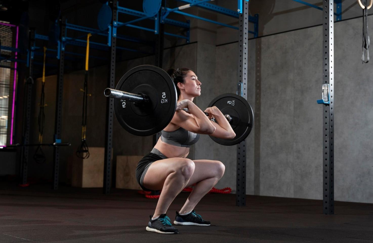 Estudiante practicando técnica aprendida en curso en línea